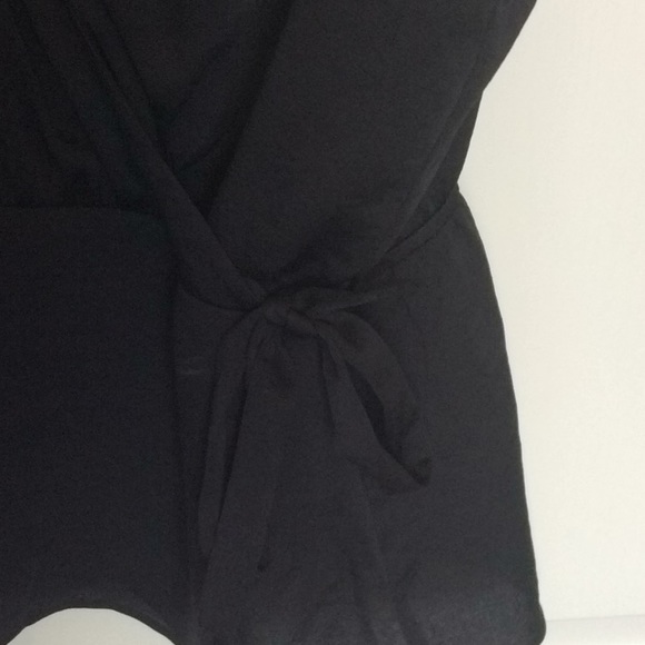 Black Express faux tie tank top - Picture 2 of 4